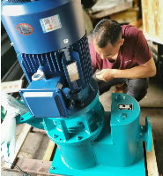 長沙天鵝工業泵婷婷五月色综合（ōu）泵業80WLZ50-32F無泄漏立（lì）式自（zì）吸汙水泵生產裝箱發貨三部曲